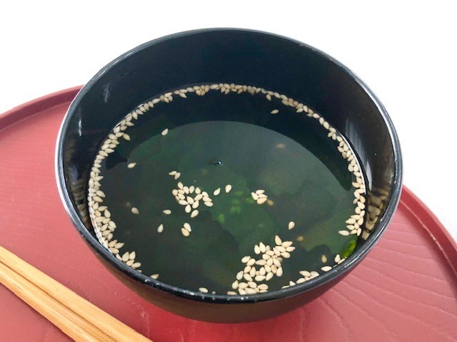 超簡単 めんつゆ+お湯だけ！具なしスープの作り方とアレンジ5選一人暮らしの救世主レシピ -旬の食材の調理法や保存方法で、おうちごはんがもっと美味しくなる