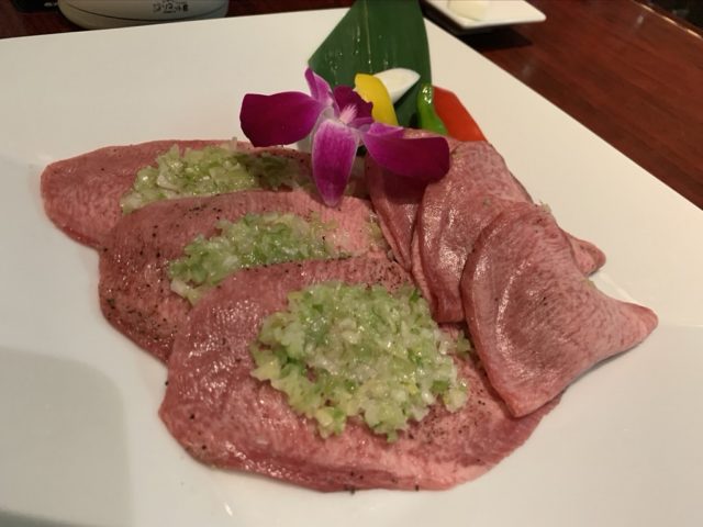 楽天市場元叙々苑姉妹店 しゃぶ叙 野菜付き A5等級 黒毛和牛 と もち豚バラ しゃぶしゃぶセット 3人前牛しゃぶ 豚しゃぶ 豚 しゃぶしゃぶセット 鍋セット 肉 牛肉 牛 和牛 豚 豚肉 野菜 3人前 自宅簡単 お取り寄せ グルメ 肉 冷蔵 高級 贈答用 贈答 ギフト: