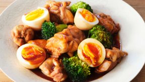 定番の手羽元甘辛煮込みレシピ：材料から作り方まで徹底解説！相性抜群のお酒も紹介