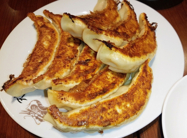 揚げ餃子 ～さくさくラー油風味～のレシピ業務用ラーメンスープ・タレ.com業務用ラーメンスープ、たれ、ガラスープのことなら和弘食品へ