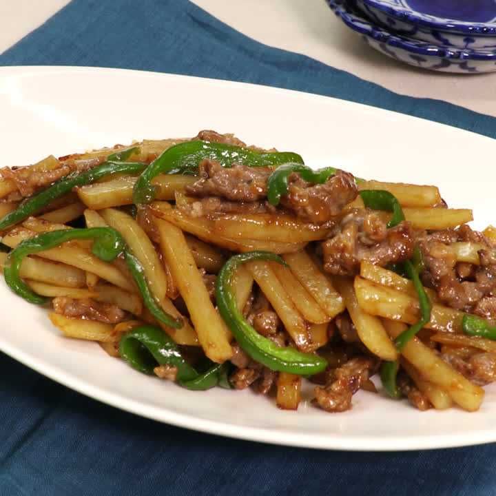 牛肉切り落としで♪チンジャオロース風炒め