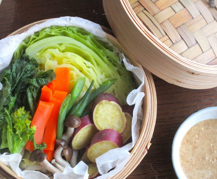 せいろで簡単ヘルシー！絶品♡鶏肉とキャベツの蒸し料理！爽やかシークヮーサーごまだれで夏バテ知らずゆうき酒場