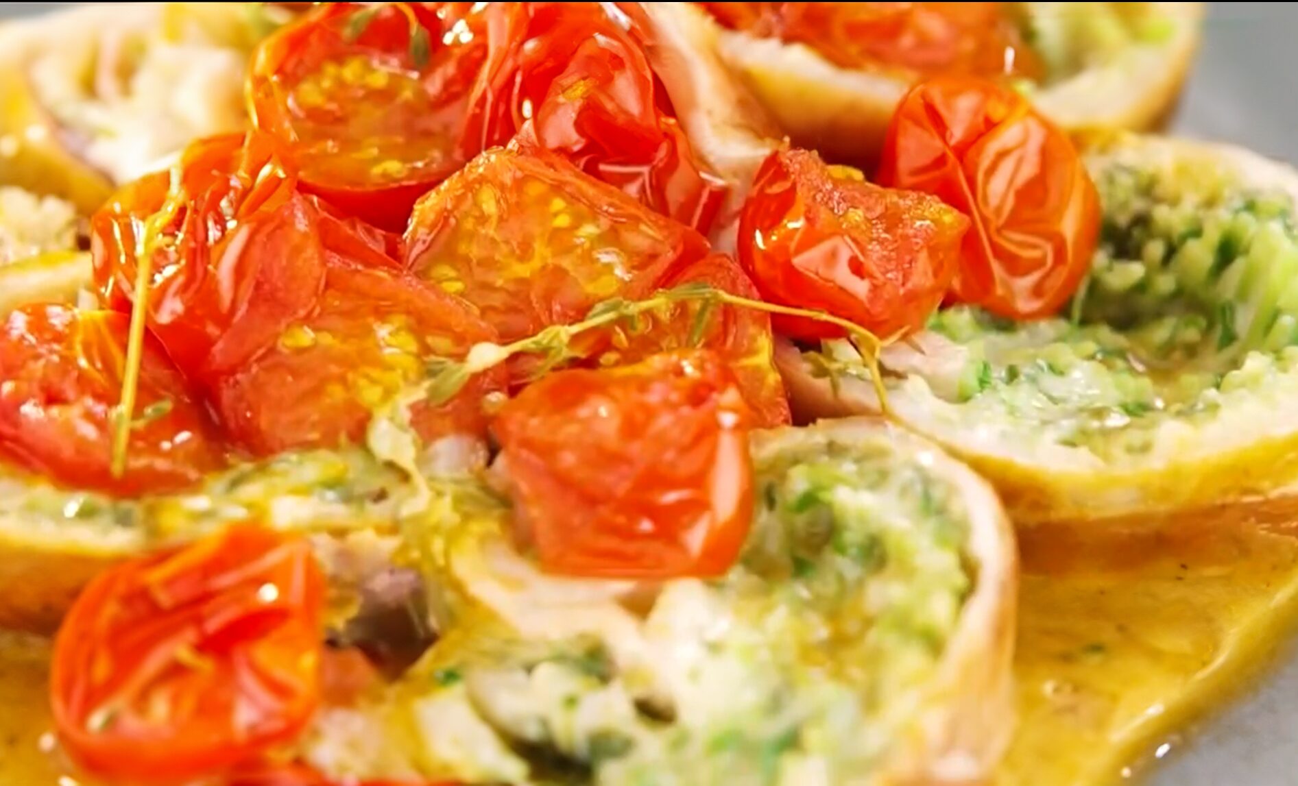 志麻さんレシピ豚薄切り肉の肉巻き☺️厚揚げときのこ。ゴーヤと玉ねぎシンプルな料理とせいろ愛☺️