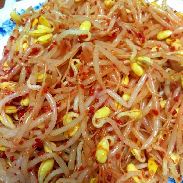 👨‍🍳激辛料理の専門家が教える！簡単アレンジレシピ🍽 激辛ファンの間では「辛い料理の殿堂店」として親しまれている、唐辛子専門店「赤い壺」のオーナー、大須賀友美さんが考案💡 5位にランクインした『ひかり味噌「贅沢スープはるさめ 胡麻味噌担々」』を使った絶品