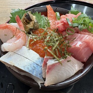 小浜の海鮮丼が絶品！おいしい理由と嶺南地区でおすすめのお店を紹介「青々吉日」御食国食旅サイト