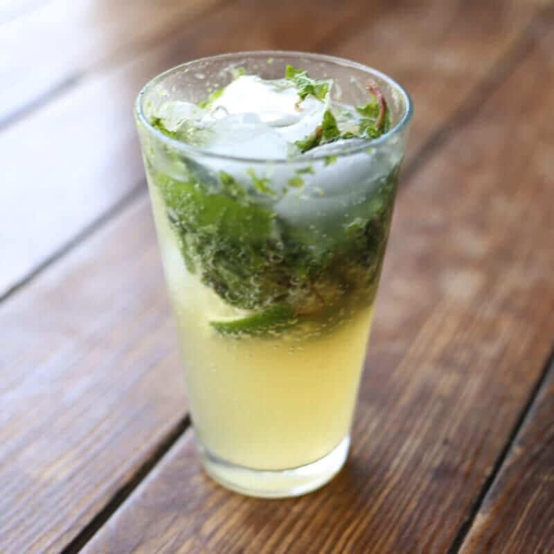 パクチーとオレンジのノンアルコールカクテル