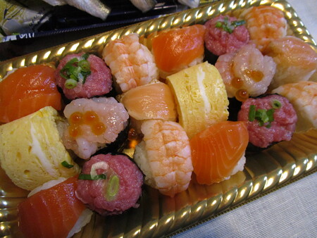 子どもも食べやすい♪一口サイズの手まり寿司 ひな祭りVERY