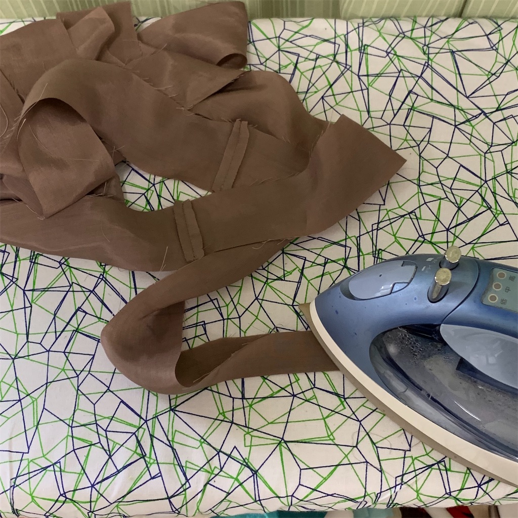 はぎれ&布くず大量消費 布くずから布を作ってスマホスタンド スマホクッション 作ったよ 本当にオススメしたい布小物 fabric scrapsideaDIY Phone Pillow Stand - YouTube