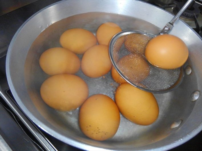 クックパッドニュース：殻つきで！コンビニの「味つきゆで卵」がおうちで作れた毎日新聞
