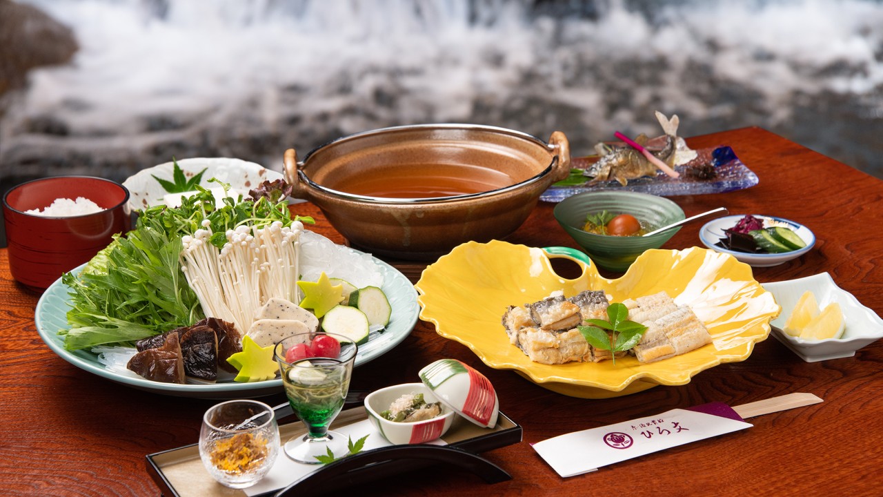 京都観光 京の奥座敷「貴船」で流しそうめん！川床で味わう夏の風物詩ウォーカープラス