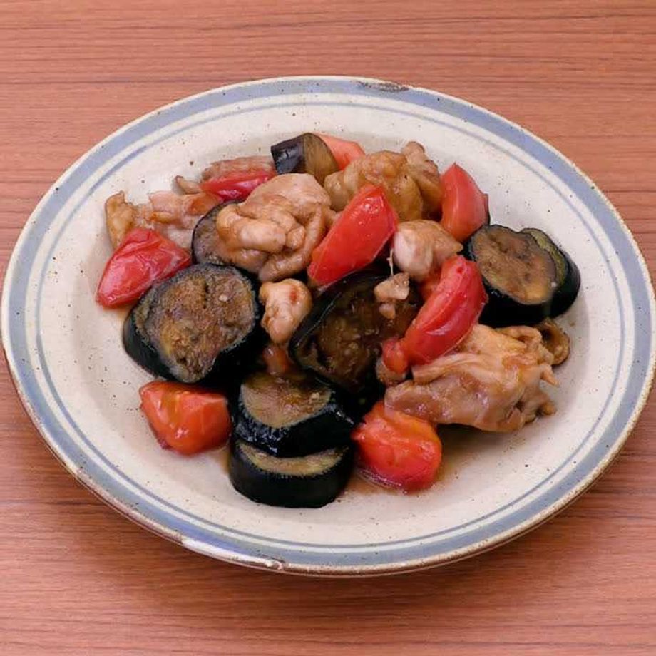 鶏肉・なす・ピーマンのトマト煮