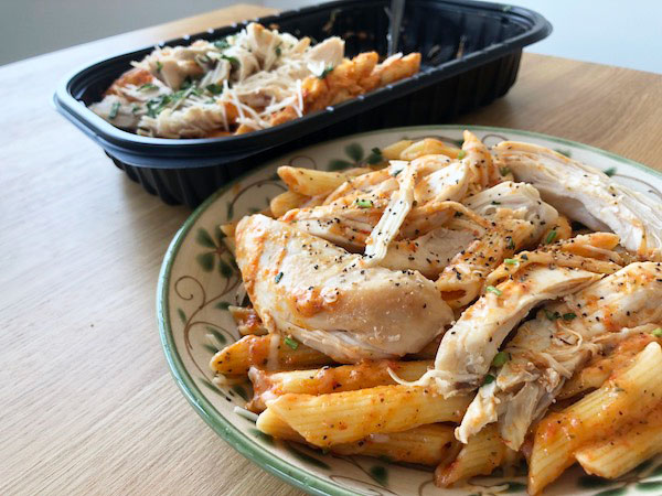 チーズオンロティサリーチキンペンネ