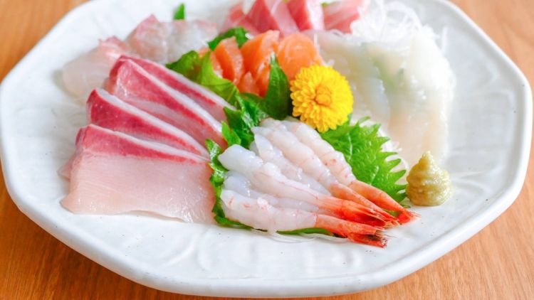 初めて使う長寸皿で刺身盛り親方の隠し部屋