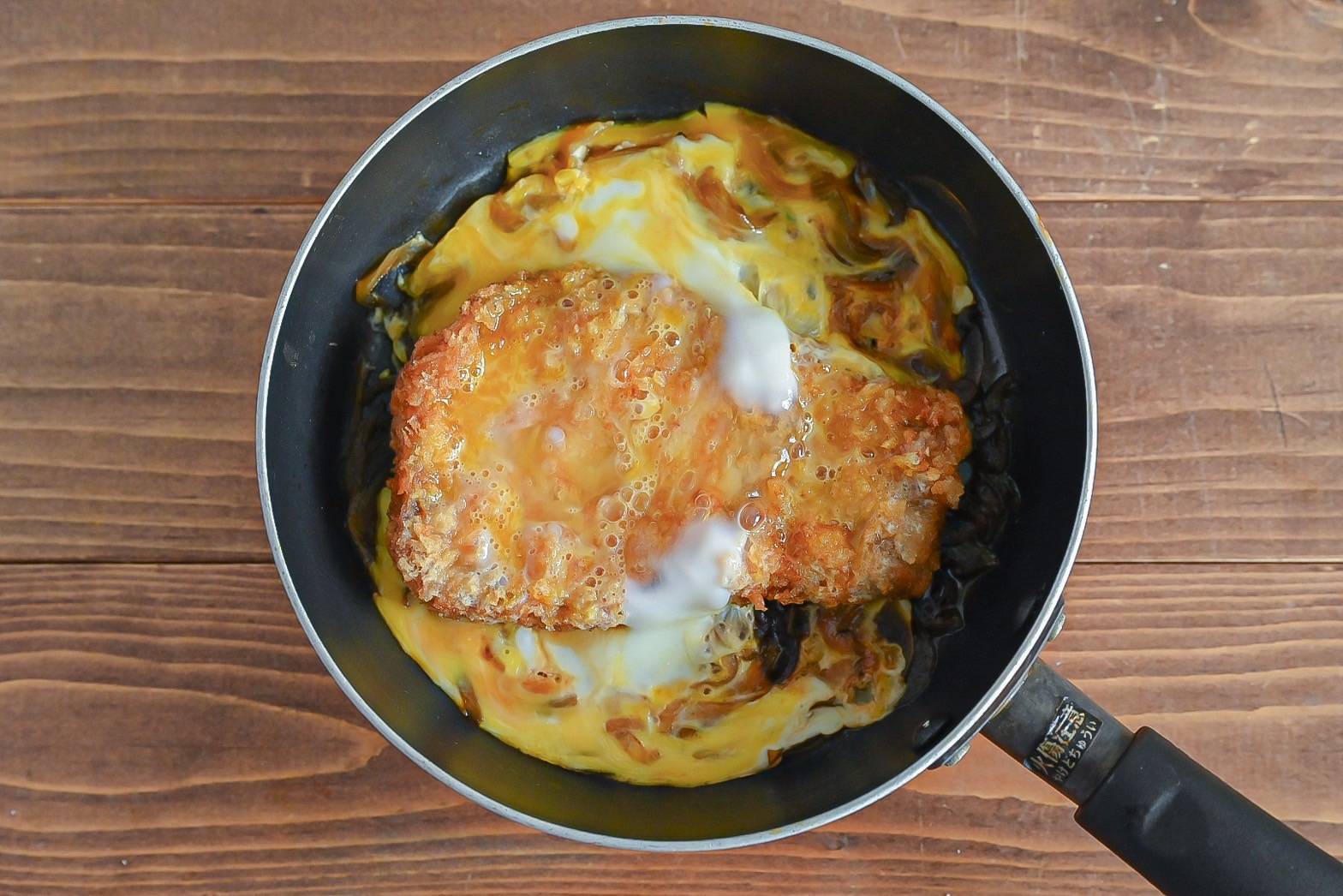 お惣菜トンカツとめんつゆで簡単！失敗しないカツ丼レシピ