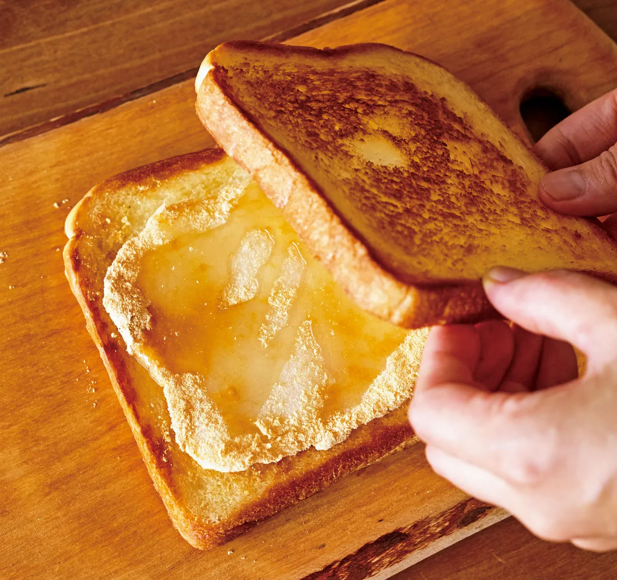 きな粉とごまのトースト