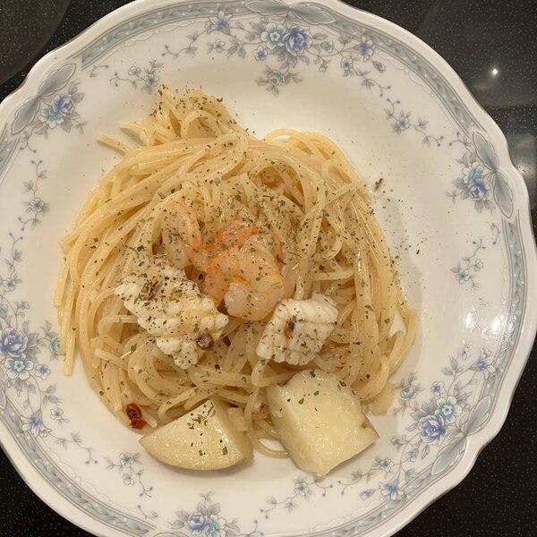 シーフードミックスで簡単クリームパスタ！ by あさぎ＋クックパッド簡単おいしいみんなのレシピが392万品
