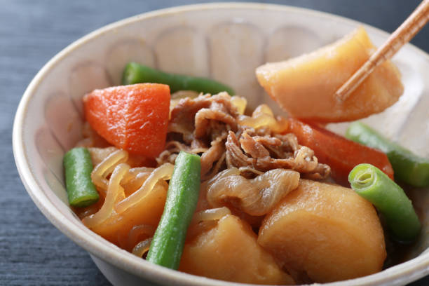 30点を超える肉じゃがのイラスト素材、ロイヤリティフリーのベクター素材グラフィックスとクリップアート - iStock和食, 煮物, 味噌汁