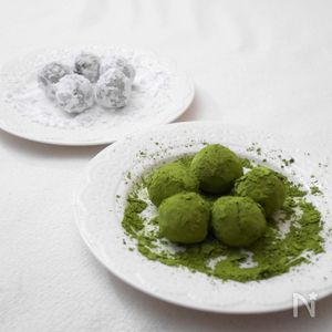 レンジでチョコを溶かして簡単♪ コロコロ抹茶チョコ