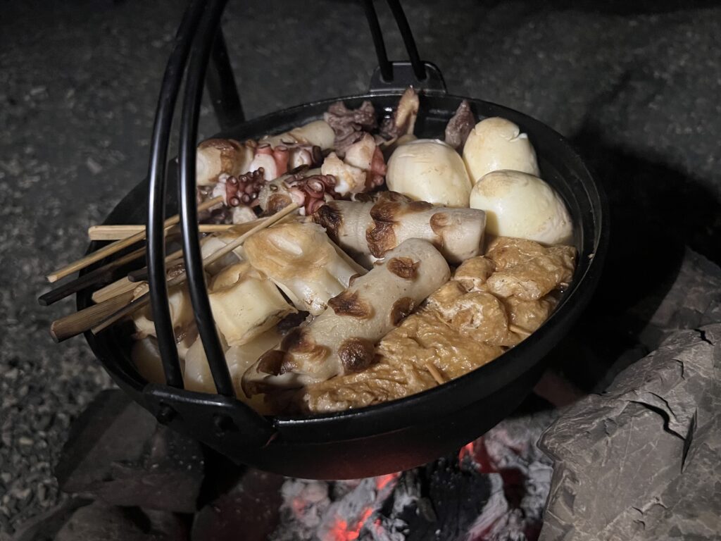 冬キャンプの楽しさ倍増！ダッチオーブンで作るキャンプ飯アイデア9選おうちごはん