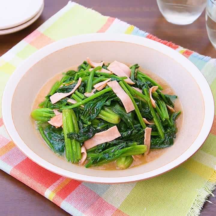 ほうれん草とベーコンの炒め物