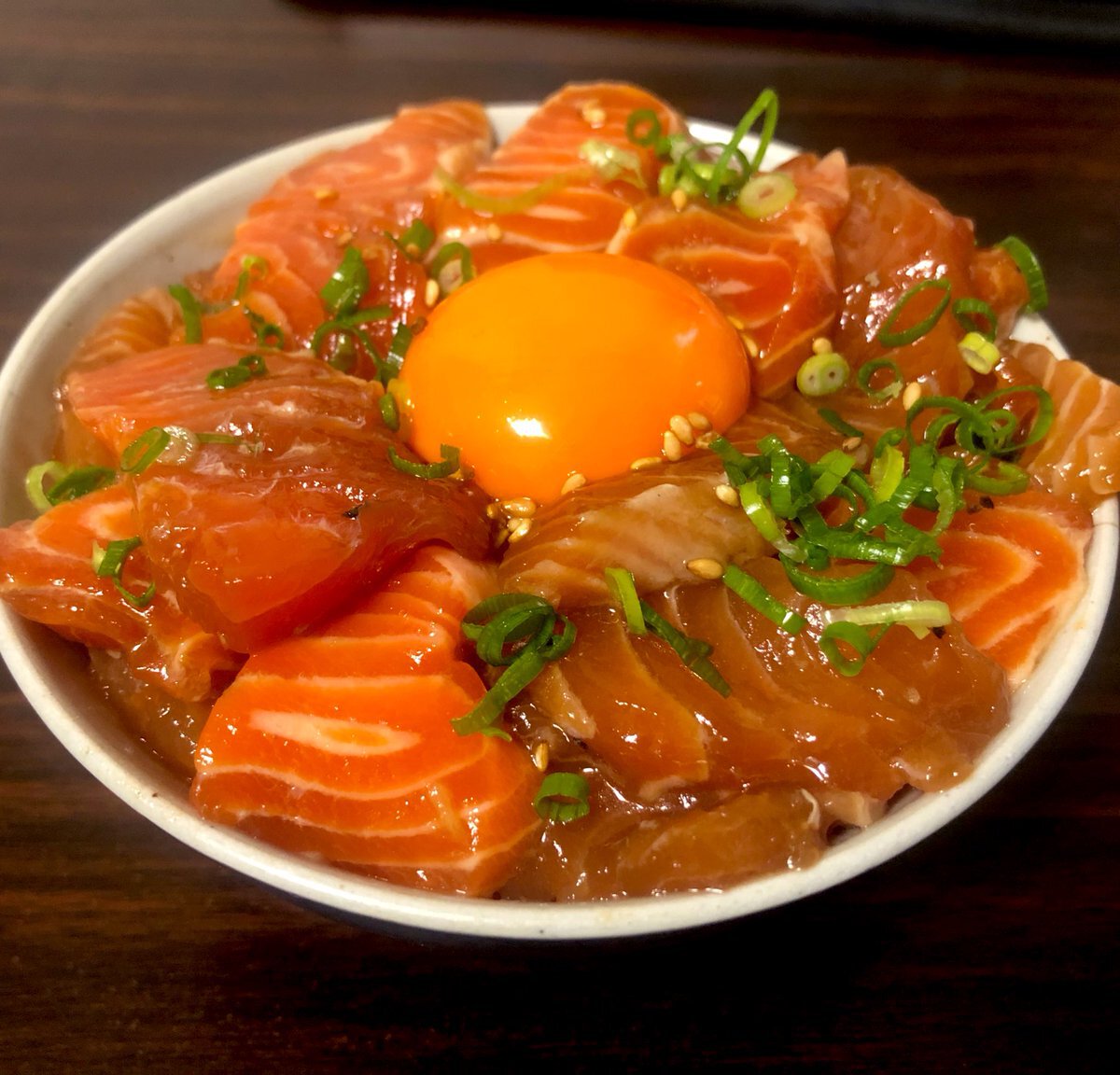 サーモンのごま油漬け