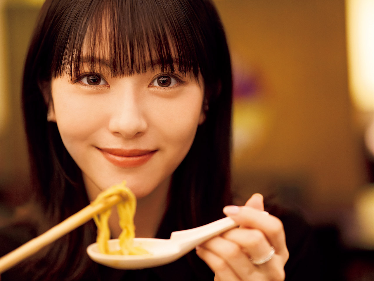 浜辺美波：生放送で驚きのレミ技連発にハラハラドキドキ？ SNSでも話題の人気料理番組「早わざレシピ！」に出演 - 毎日キレイ