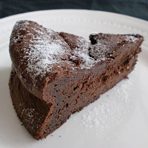 超簡単！ふわふわガトーショコラ