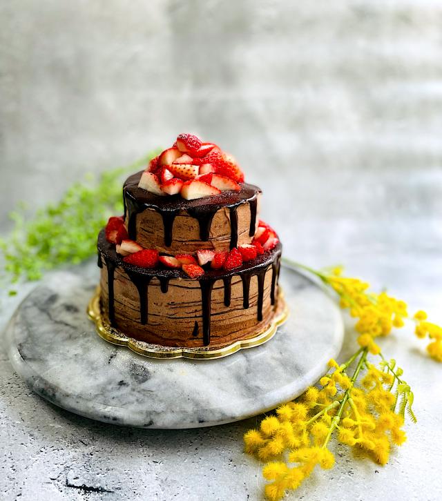 シャルロットタイプの二段バースデーケーキ: News from RUKO