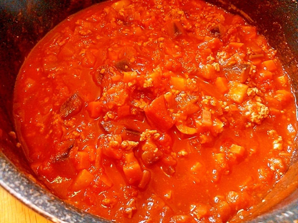 離乳食中期,後期 簡単美味しいミートソース✨ ⠀ @recipe1023 様の投稿をご紹介します🙌----------------------------------------- ⠀ BFのとろみを再現⑅◡̈ かんたん、美味しい ミートソース🍝𓎩𓎪𓎺𓎻 本日、 ぼくが、マカロニをポイポイ食べてくれたので、 急遽