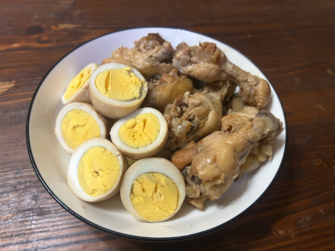 気づいたらもうクリスマス🎅🏻🎄꙳⋆✳︎ ⁡ ⁡ ①手羽元ローストチキン🍗 ②ポテサラリース🥗 ③トナカイチキンライス🦌④簡単スコップケーキ🍰 ⁡ ⁡ やばい、クリスマスのごはん何も考えてない！！ っていう人でもきっとこのメニューならお昼までに間に合う🙆🏻‍♀️笑