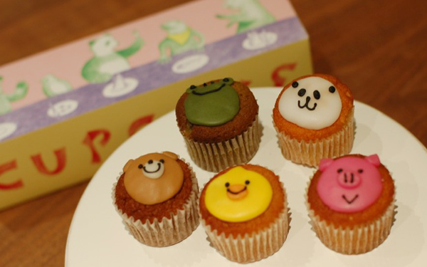 卵1個”分で作れる簡単犬用カップケーキ。混ぜて焼くだけの記念日おやつレシピワンクォール