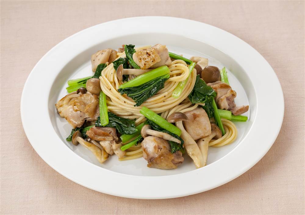 鶏むね肉と茄子と舞茸のトマトパスタSUPER MARKET KOHYO