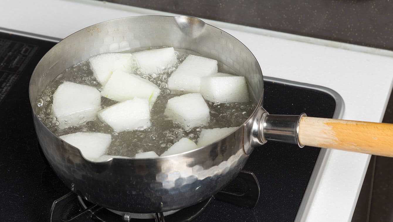 野菜ソムリエが教える 冬瓜の下ごしらえ方法と保存方法 - macaroni