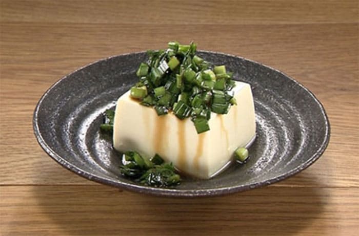 豆腐の塩ニラおかかだれ〜お豆腐がよりおいしく