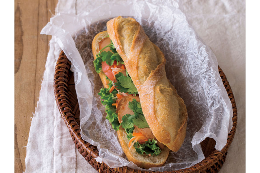 フランスパン丸々1本バインミ