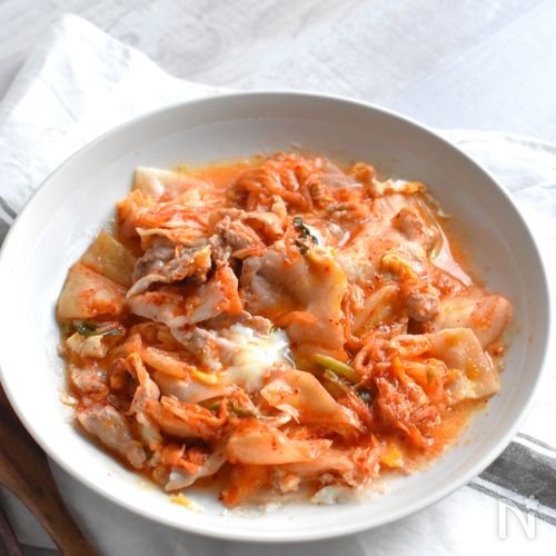 スタミナ満点☆豚キムチのトロトロ卵とじ丼クラシル