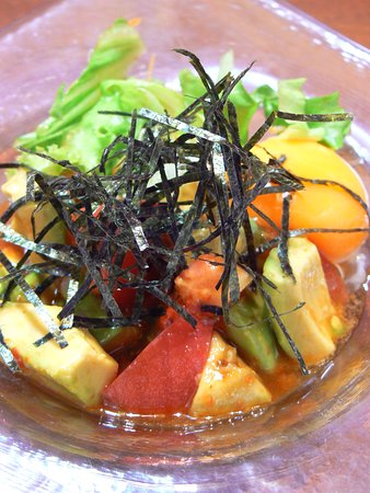 マグロと松山アボカドのユッケ梅錦と楽しむレシピ梅錦山川株式会社