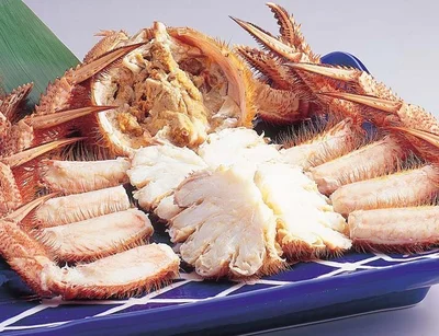 タラバガニ、アメ横でも高値 漁獲枠減少が響く - 日本経済新聞