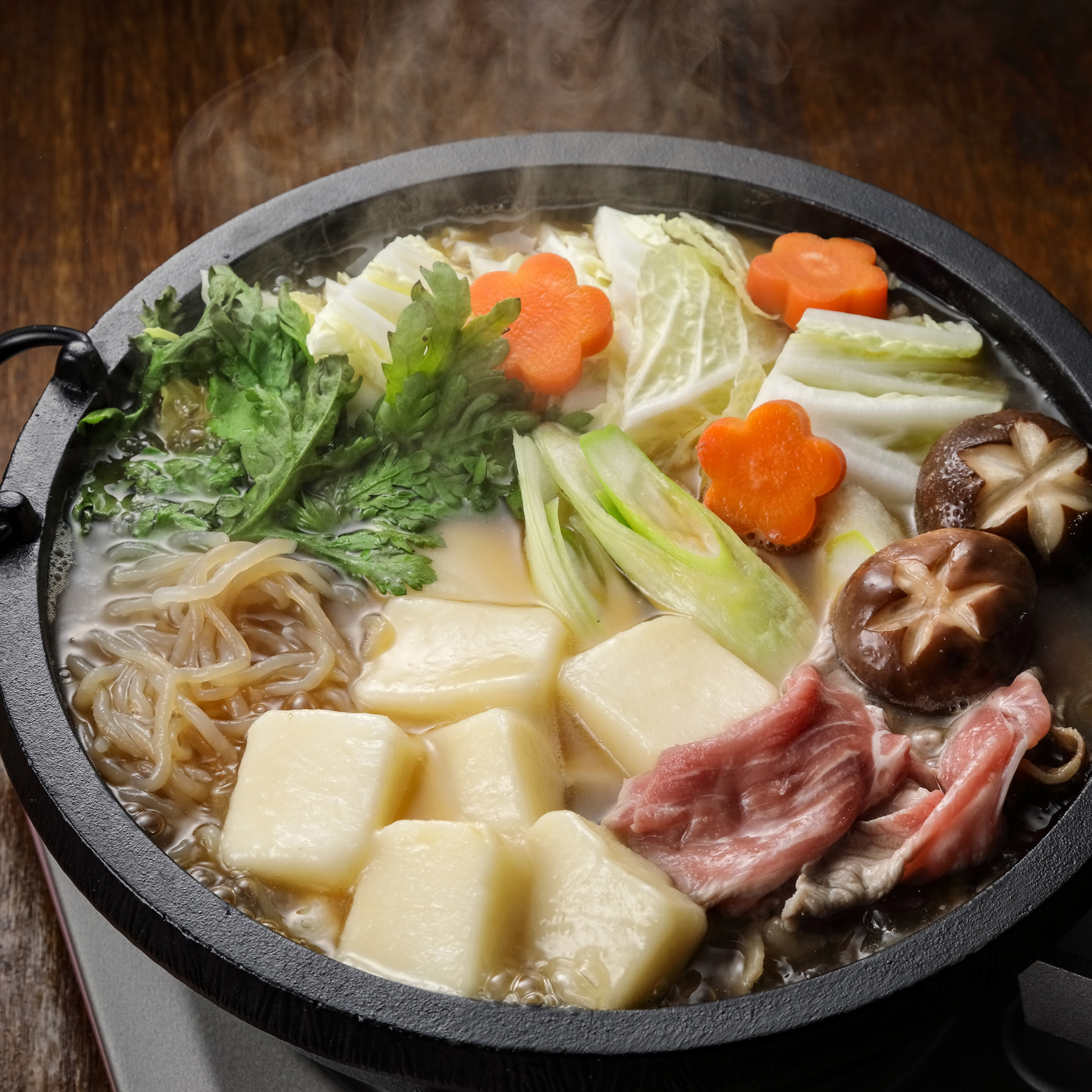 すき焼きの定番～変わり種具材を一挙紹介。地域での違いやアレンジレシピもShufoo!プラス