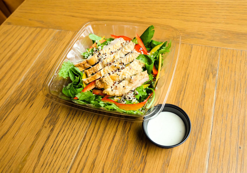 ケイジャンチキンのロースト レモンクリームソース ＆ パンプキングレインサラダ＜冷凍便＞