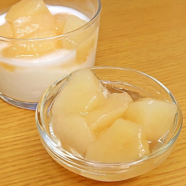 レシピあり🍑🍨桃のコンポートとシャーベット富澤初級レシピ 🕒調理時間：30分加藤 里名さんレシピ👩‍🍳@rinakato_sucreries 桃のコンポートで作るシャーベット。 シャーベットにゼラチンを入れて固めると、濃厚で口どけなめらかなシャーベットに