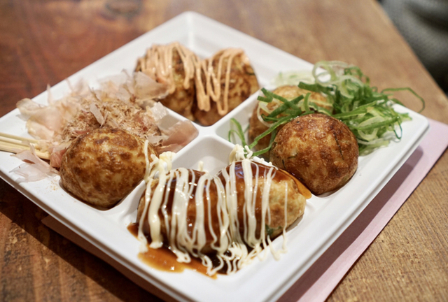 道頓堀でおすすめのたこ焼き屋さん6選！食べ歩きもできる人気店を紹介はらへり