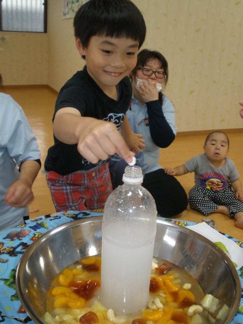 BBQで大盛り上がり！「噴水フルーツポンチ」を作って夏のアウトドアを楽しもう！料理・レシピBE-PAL キャンプ、アウトドア、自然派生活の情報源ビーパル