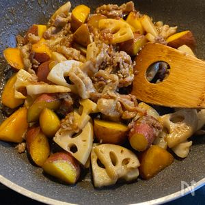 豚肉とさつまいもとれんこんとエリンギのしょうゆ炒め : もりもんのまいにちおいしい