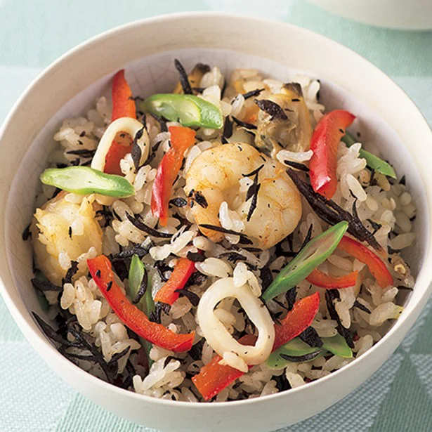 人気おかずを混ぜて完成！ 食べ応え満点の混ぜご飯 - レタスクラブ