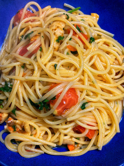 おでん鍋 パスタ鍋 業務用 そば・うどん用具 ステンレス製 そばゆで釜 ゆで釜 麺料理鍋セット 3穴 4穴 5穴 寸胴鍋 ステンレスAmazonTVT業務用店舗用 そばゆで釜 茹麺鍋セット 深型 パスタ揚げ ステンレス製 水切り 麺器 カレー鍋 パスタ鍋 寸胴鍋 ステンレス おでんの