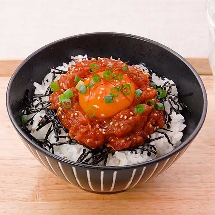 ラクうま！マグロユッケ丼のレシピ。韓国ユッケだれの作り方＋よく合う野菜カライチ