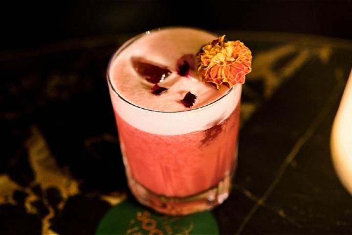 カクテルメニューテンプレートでおしゃれなメニュー表デザインを無料で作成！ Canva