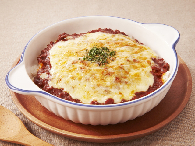 とろけるチーズとゆで卵のカレードリア のせるだけキーマカレ