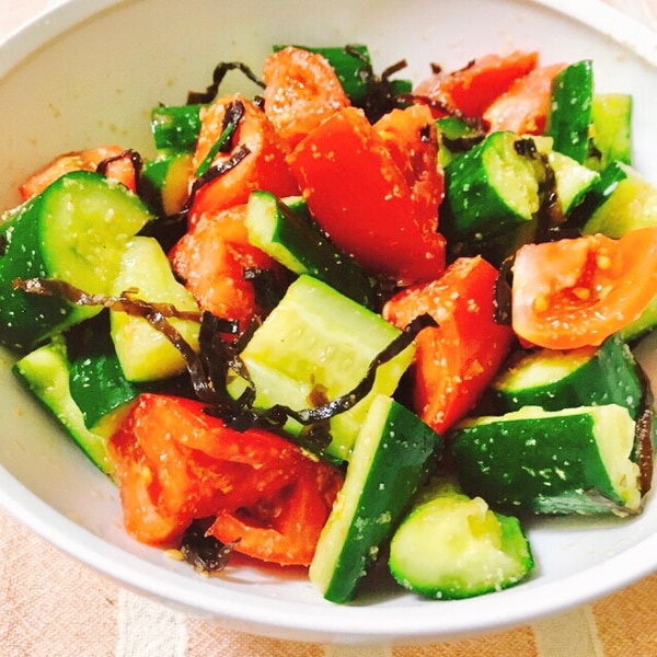 きゅうりとトマト大葉の塩昆布和え